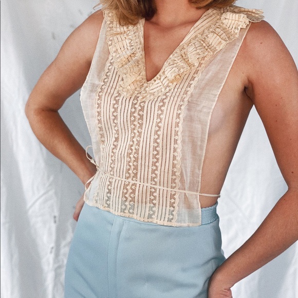 Antique 1920s cream lace corset cover. - Picture 3 of 4